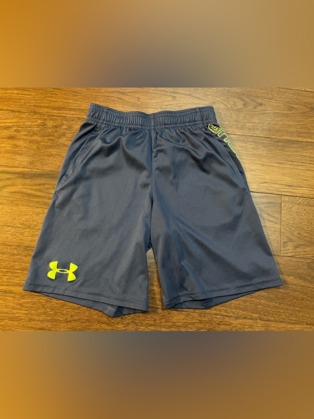 Under Armour - Youth Medium Shorts